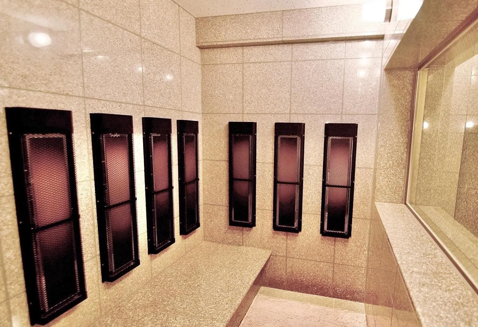Kyoto Universal Hotel Karasuma 3*,